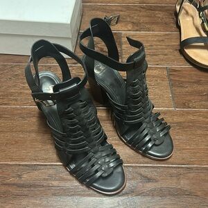 Gianni Bini black pump sandals. Size 8